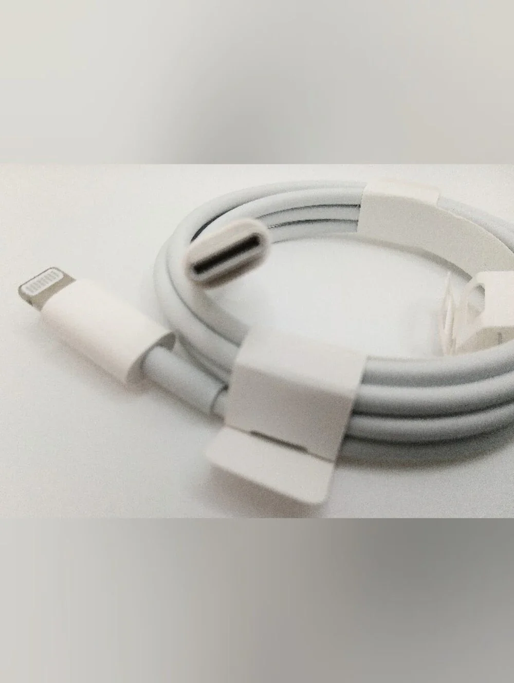 Apple A2561 USB‑C to Lightning Cable • Original • New & Fast Charging